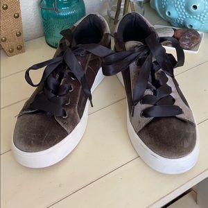 Steve Madden velvet sneakers
